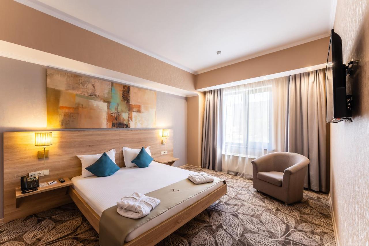 Renion Park Hotel Almaty Exterior foto
